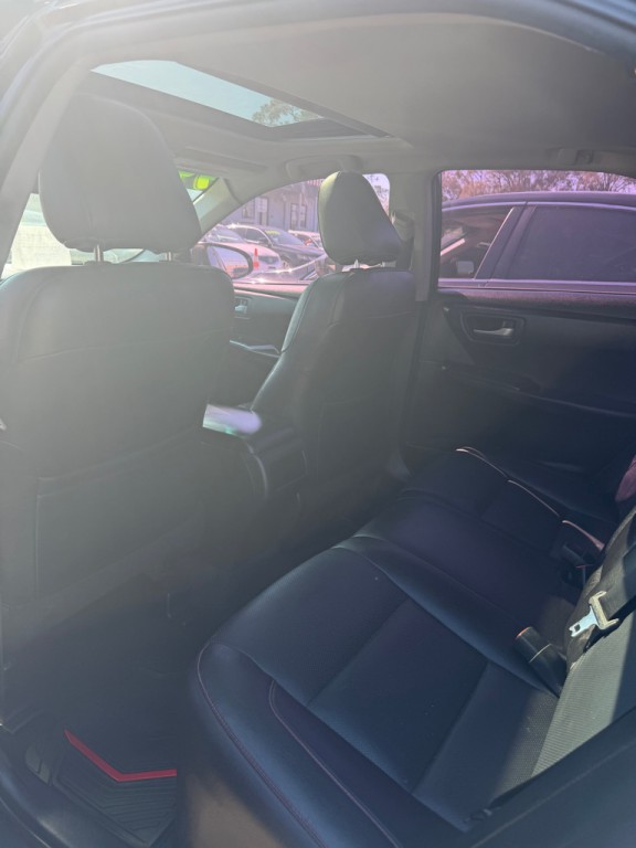 2015 Toyota Camry Image 14