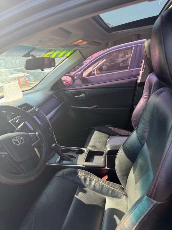 2015 Toyota Camry Image 15