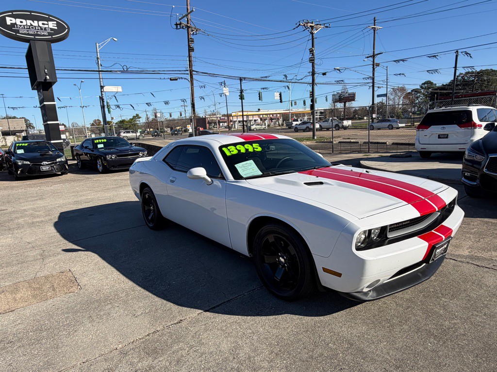 2014 Dodge Challenger Image 2