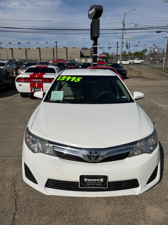 2014 Toyota Camry Image 1
