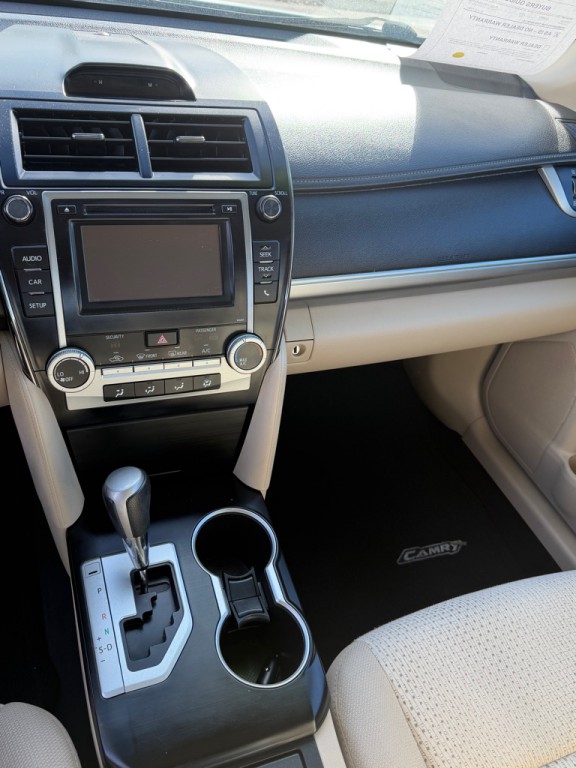 2014 Toyota Camry Image 8