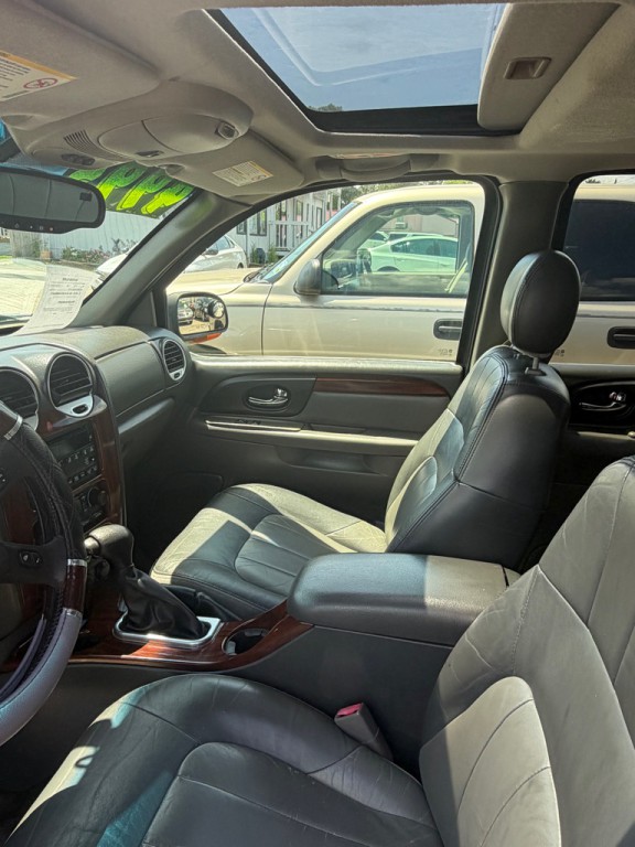 2004 GMC Envoy Image 7