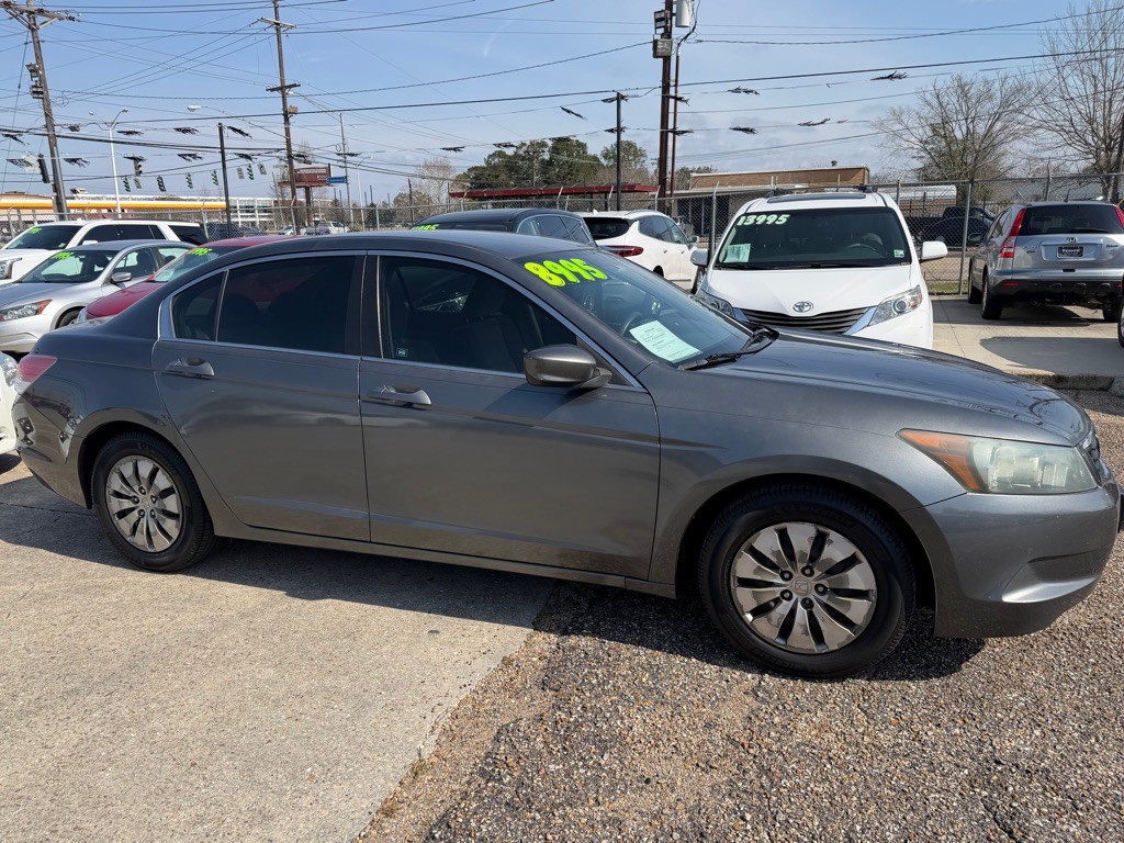 2010 Honda Accord Image 2
