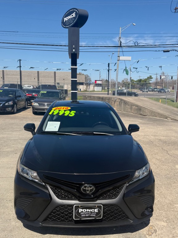 2019 Toyota Camry Image 1