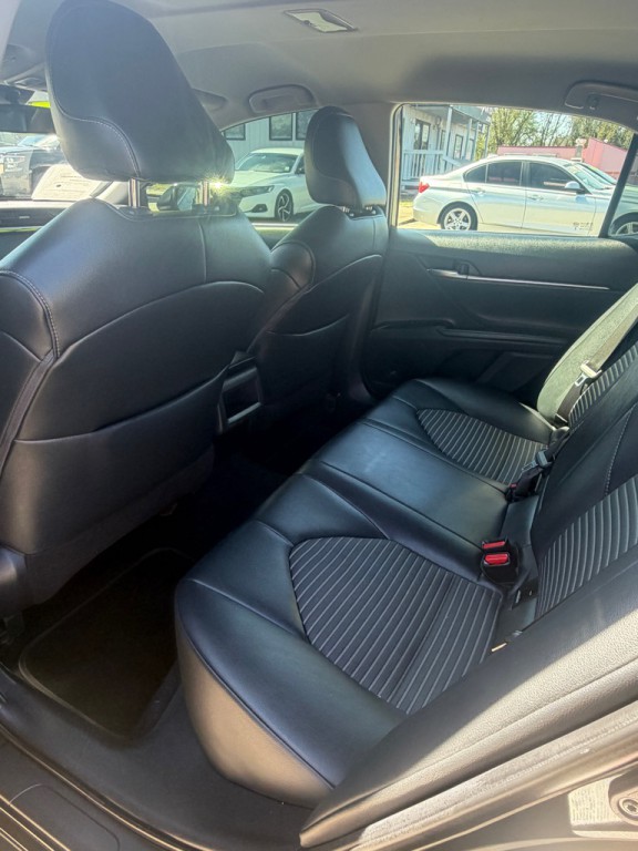 2019 Toyota Camry Image 6