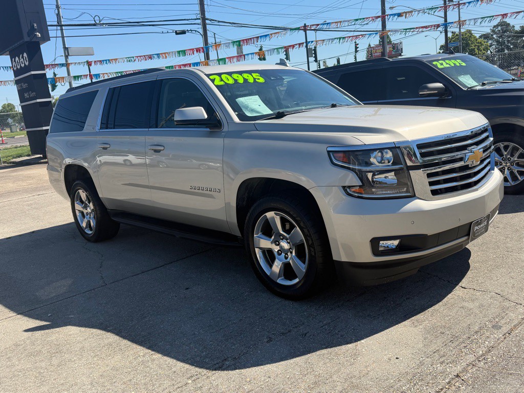 2017 Chevrolet Suburban Image 2
