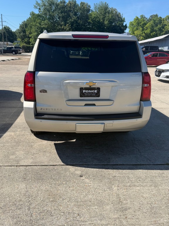 2017 Chevrolet Suburban Image 5
