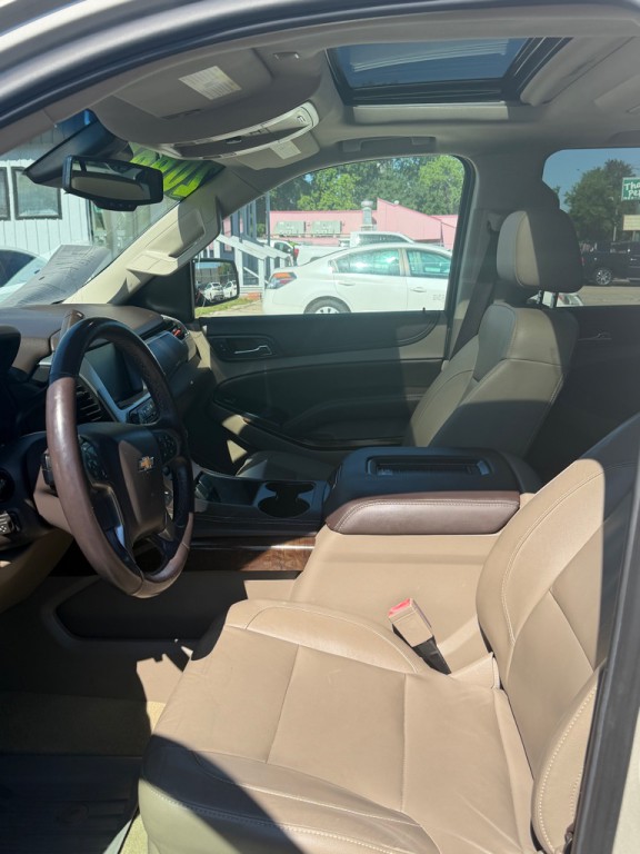 2017 Chevrolet Suburban Image 9