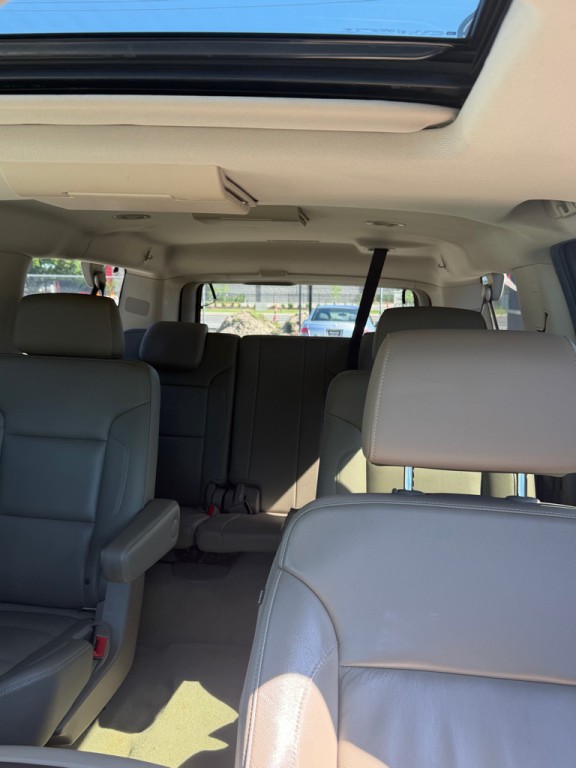 2017 Chevrolet Suburban Image 11