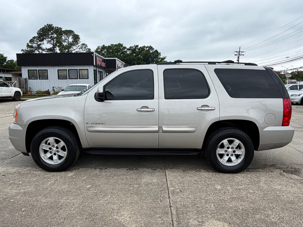 2009 GMC Yukon Image 3