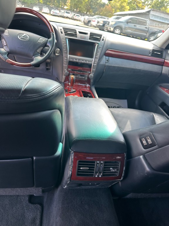 2007 Lexus LS Image 7