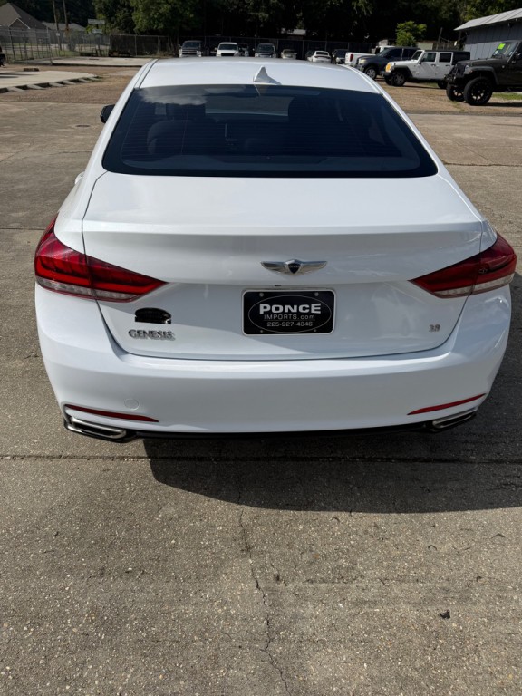 2016 Hyundai Genesis Image 4