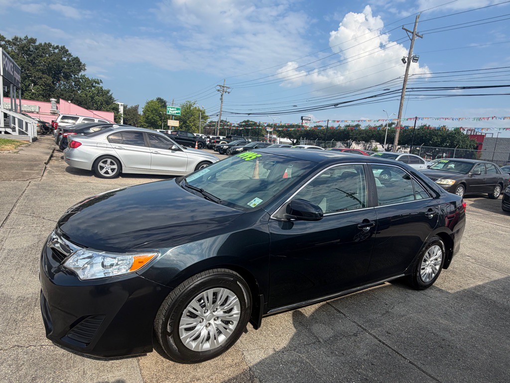 2014 Toyota Camry Image 3