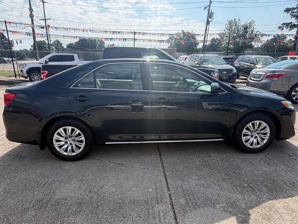 2014 Toyota Camry Image 6