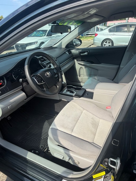 2014 Toyota Camry Image 8