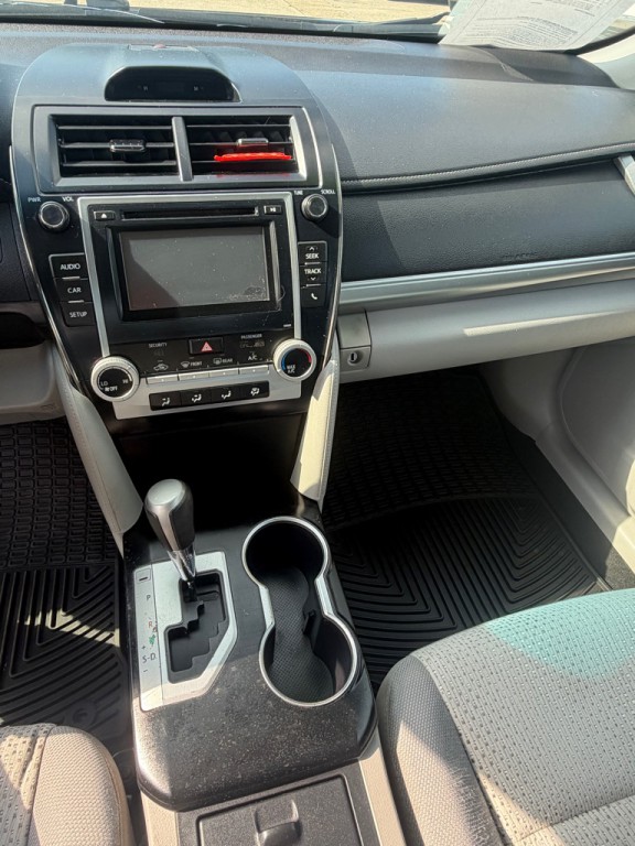 2014 Toyota Camry Image 9