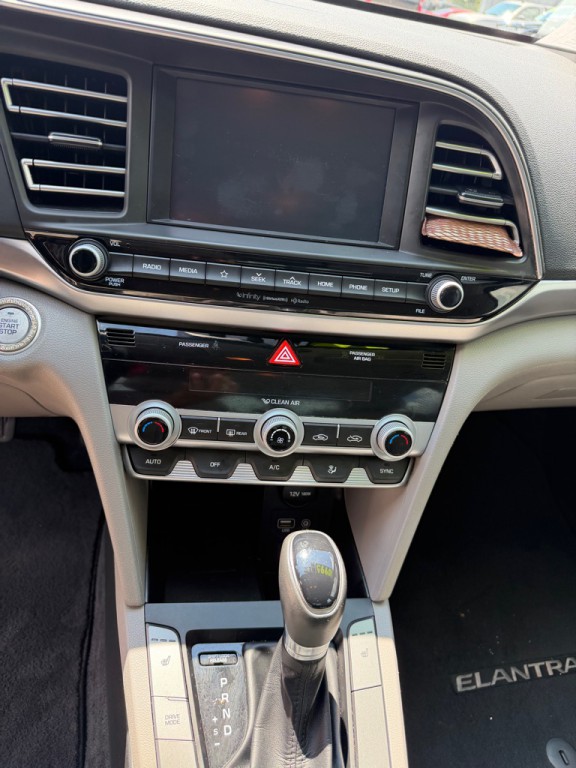 2020 Hyundai Elantra Image 7