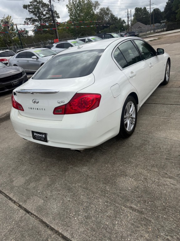2015 INFINITI Q40 Image 2