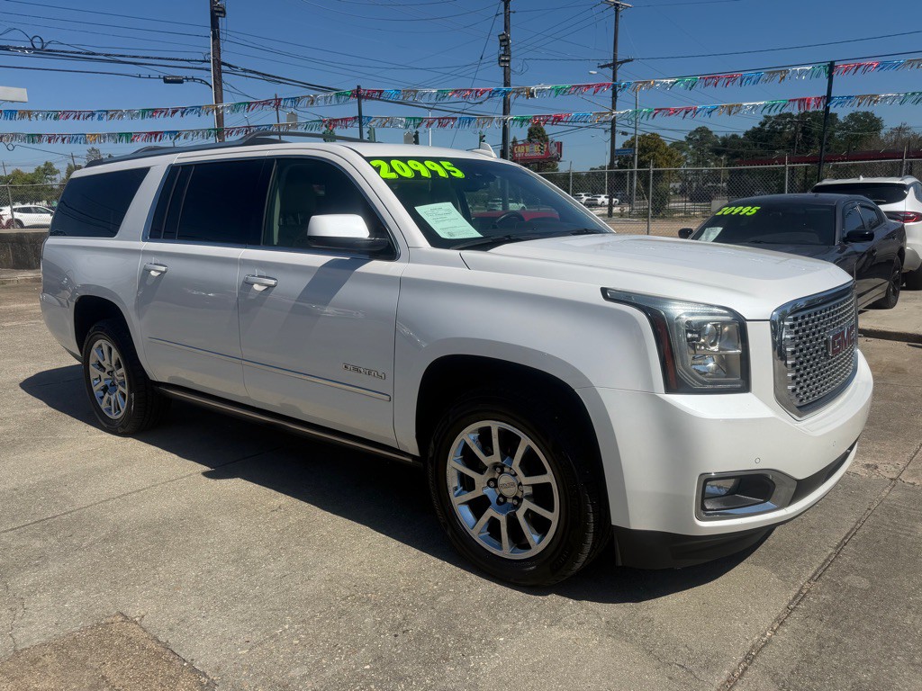 2017 GMC Yukon Image 2