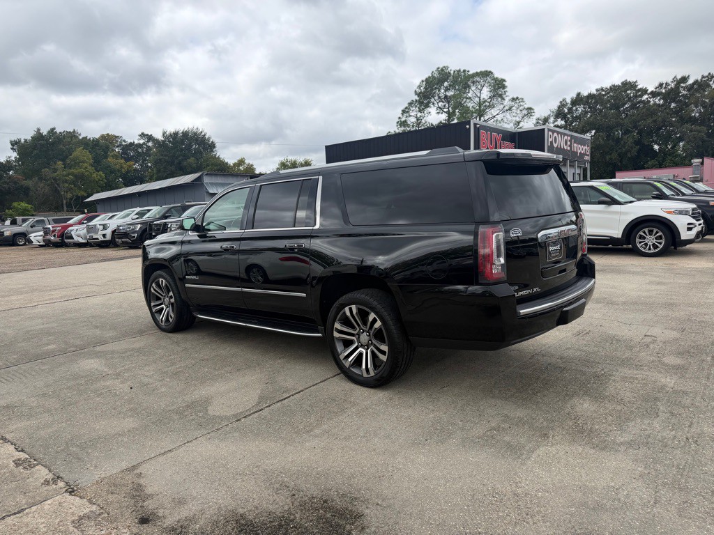 2018 GMC Yukon Image 3