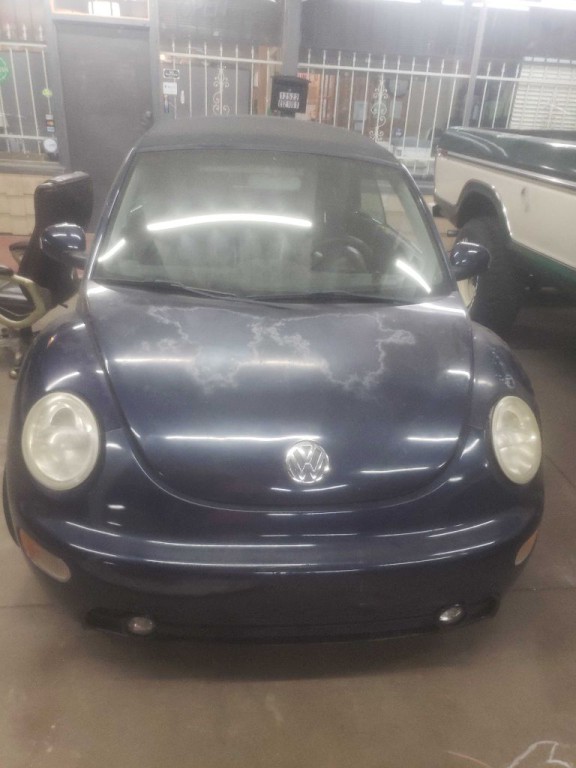 2003 Volkswagen Beetle Image 2
