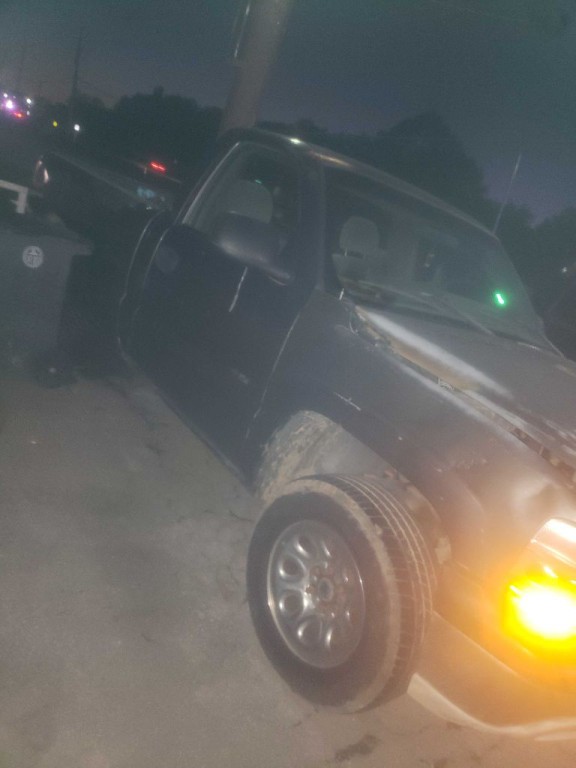 2000 Chevrolet Silverado 1500 Image 2
