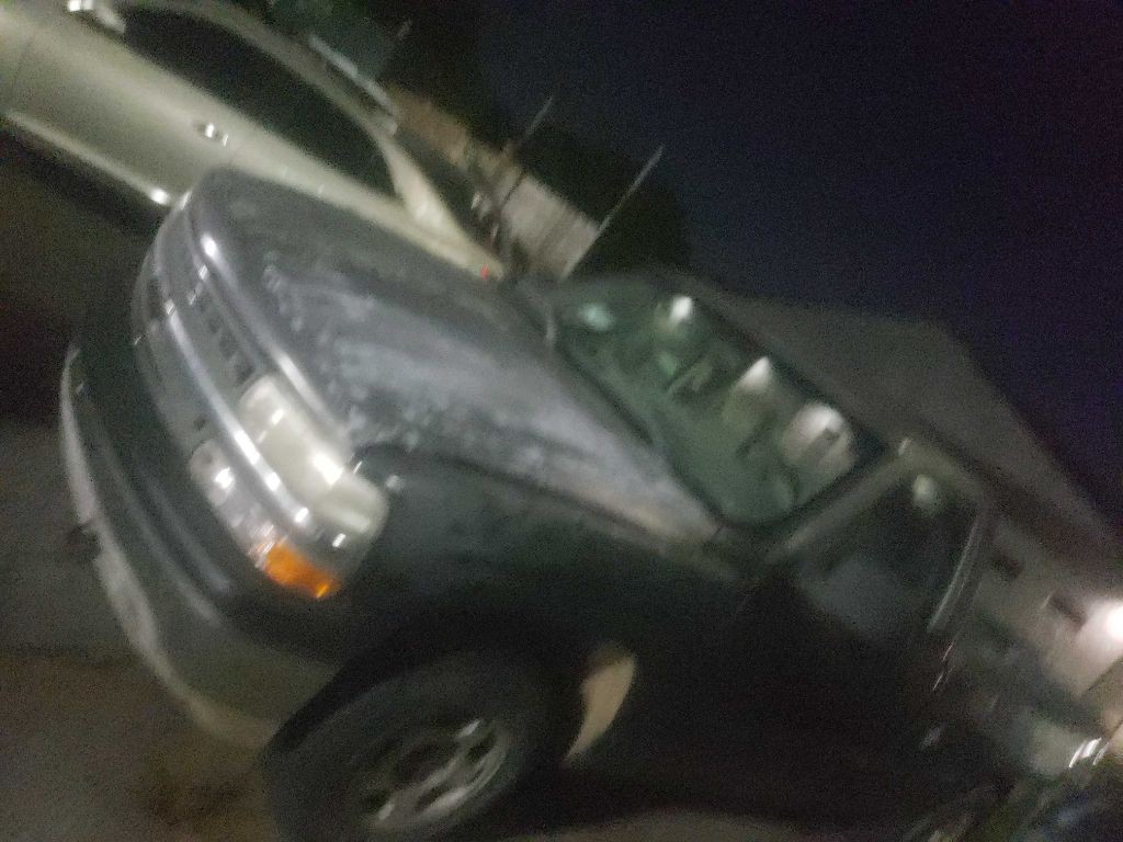 2000 Chevrolet Silverado 1500 Image 3