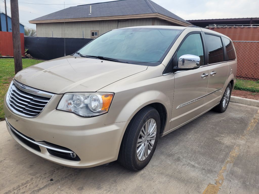 2013 Chrysler Town & Country Touring L