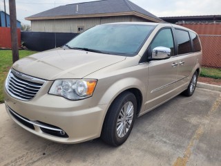 Image for 2013 Chrysler Town & Country Touring L ID: 7215759