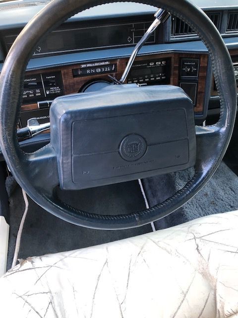 1992 Cadillac DeVille Image 7
