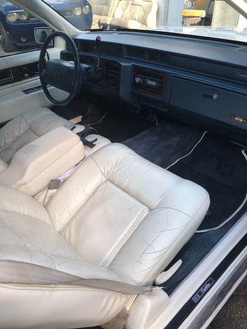 1992 Cadillac DeVille Image 8