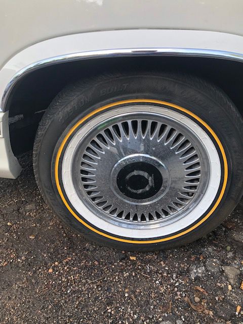 1992 Cadillac DeVille Image 10
