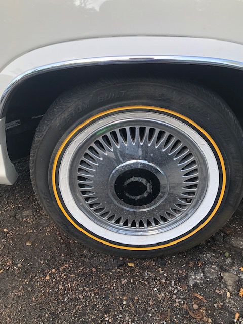 1992 Cadillac DeVille Image 11