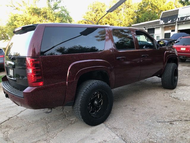 2007 Chevrolet Suburban Image 3