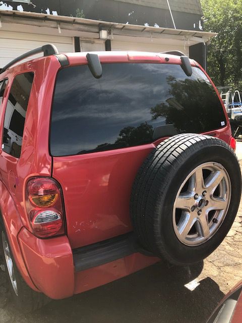 2004 Jeep Liberty Image 4