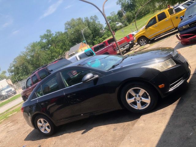 2012 Chevrolet Cruze Image 1