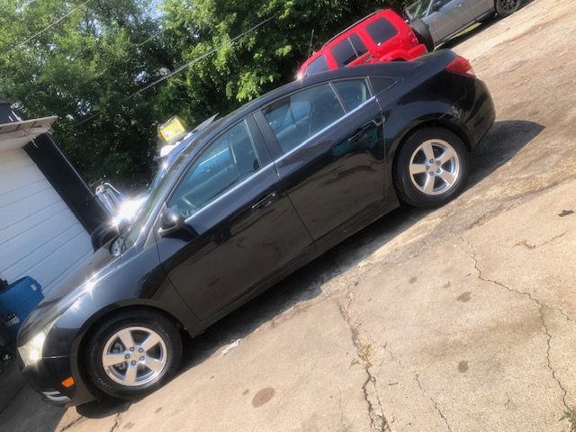 2012 Chevrolet Cruze Image 2