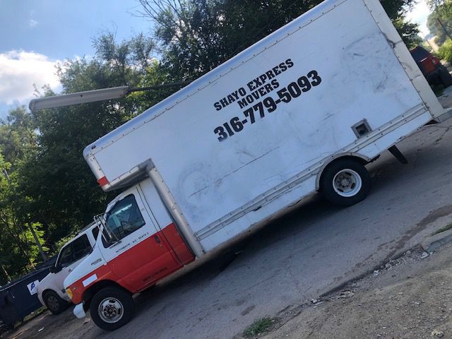 2000 Ford Econoline Image 3