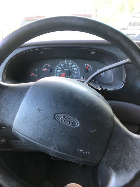 2000 Ford Econoline Image 6
