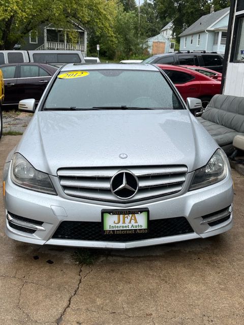 2012 Mercedes-Benz C-Class Image 2