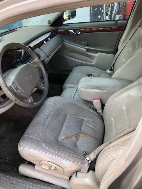 2003 Cadillac DeVille Image 10