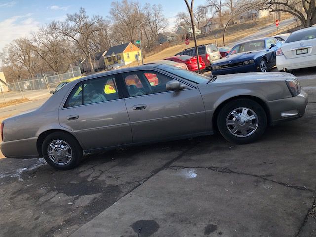 2003 Cadillac DeVille Image 1
