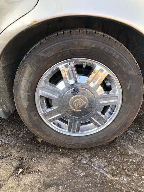 2003 Cadillac DeVille Image 4