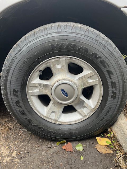 2002 Ford Explorer Image 10