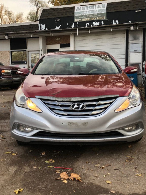2011 Hyundai Sonata Image 2