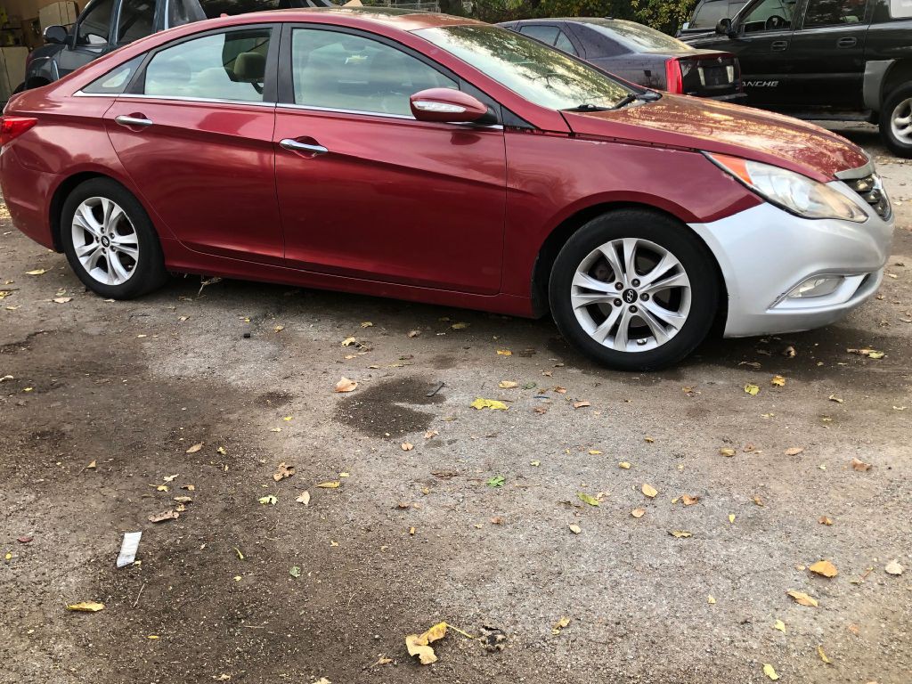 2011 Hyundai Sonata Image 3