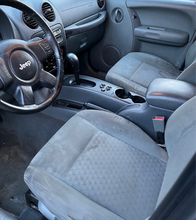 2007 Jeep Liberty Image 6