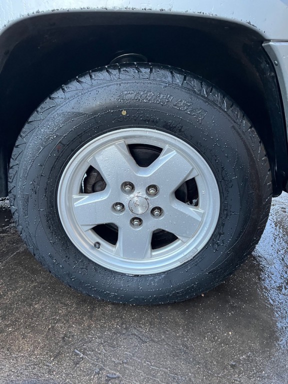 2007 Jeep Liberty Image 8