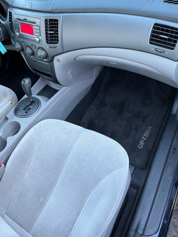2010 Kia Optima Image 8