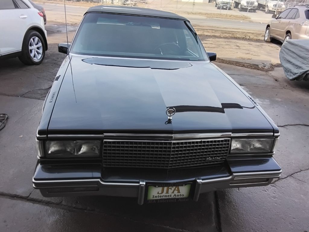 1988 Cadillac DeVille Image 2